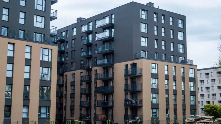 Fachada de prédios residenciais de apartamentos